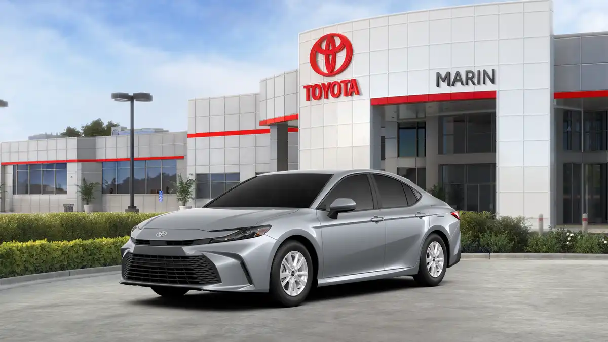 2026 Toyota Camry LE Hybrid's photo