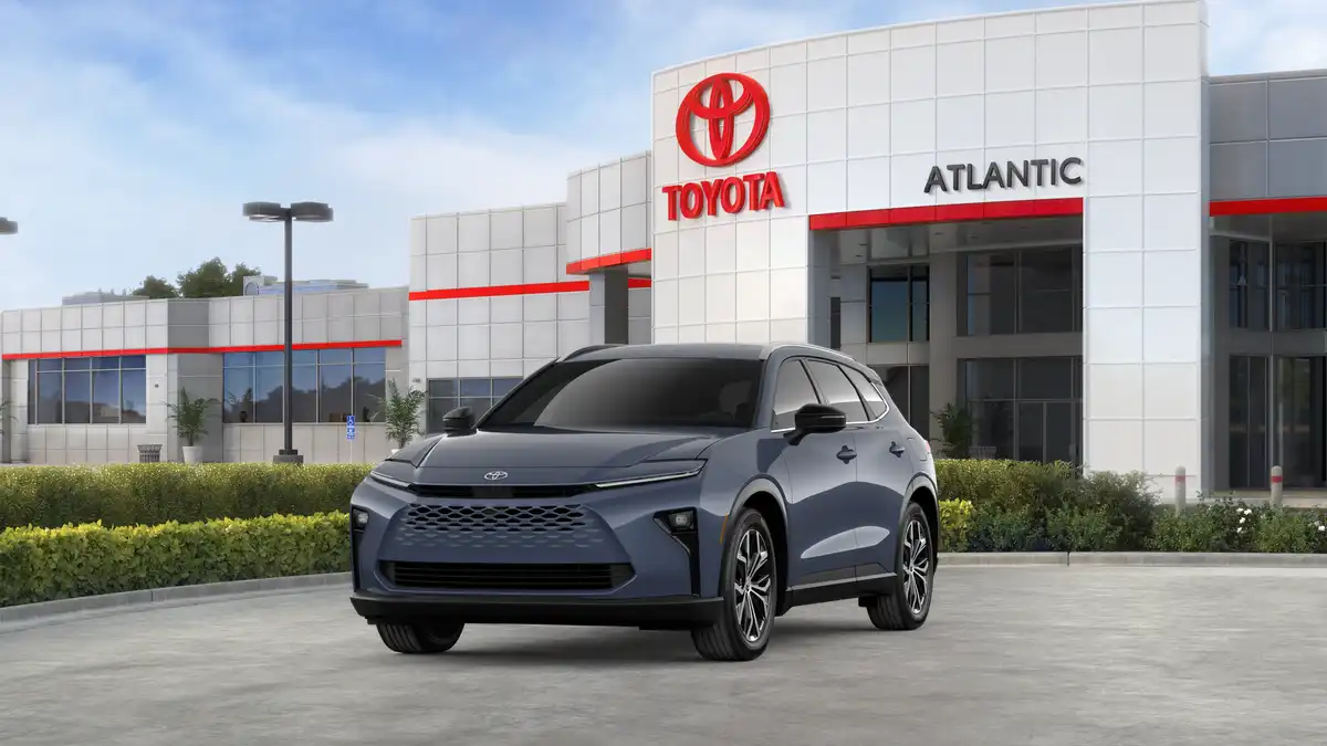 2026 Toyota Crown Signia XLE AWD's photo