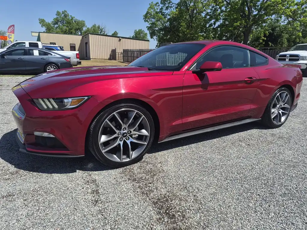 2017 Ford Mustang EcoBoost Coupe Premium's photo