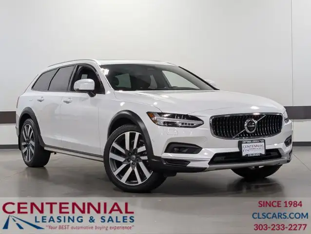2023 Volvo V90 Cross Country B6 Ultimate AWD's photo