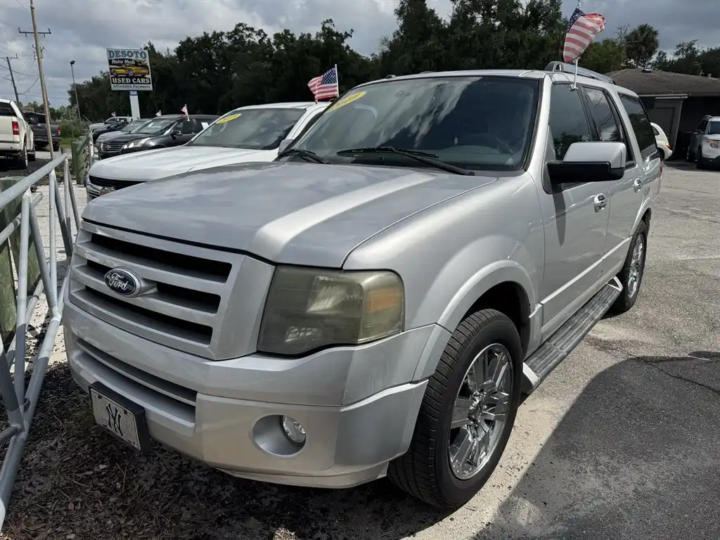 2010 Ford Expedition Limited's photo