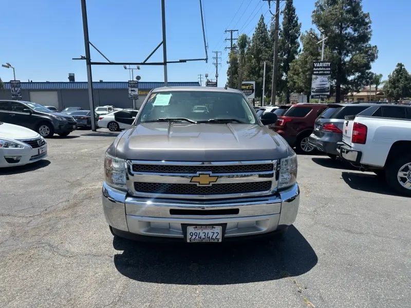 2012 Chevrolet Silverado 1500 LT Crew Cab photo 3