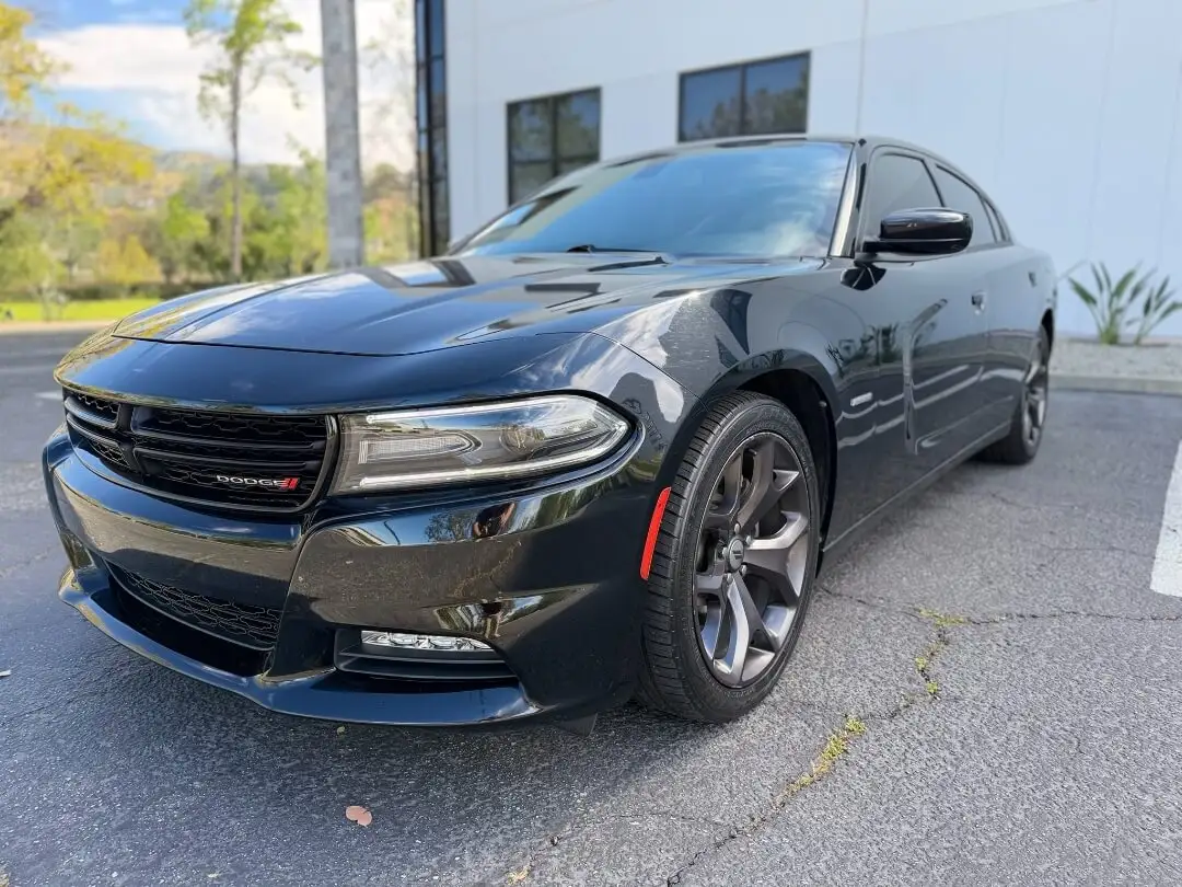 2017 Dodge Charger R/T photo 1
