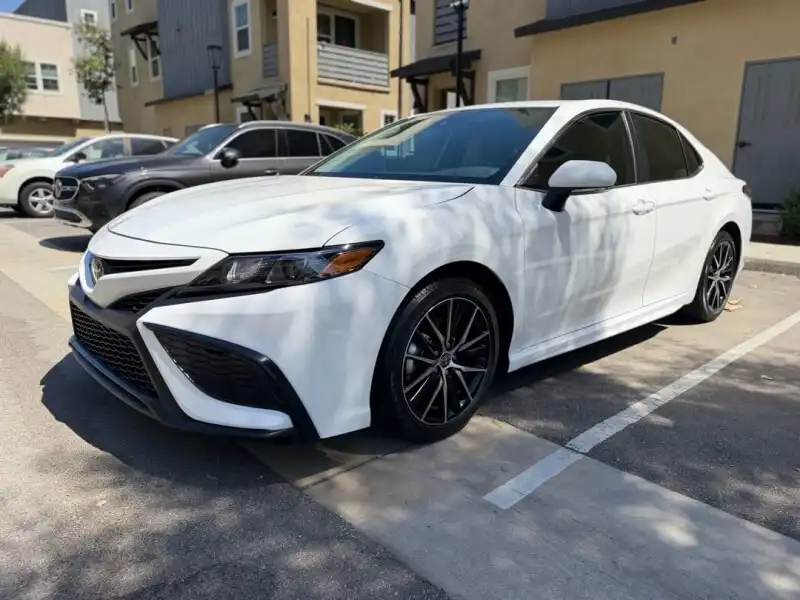 2024 Toyota Camry SE's photo