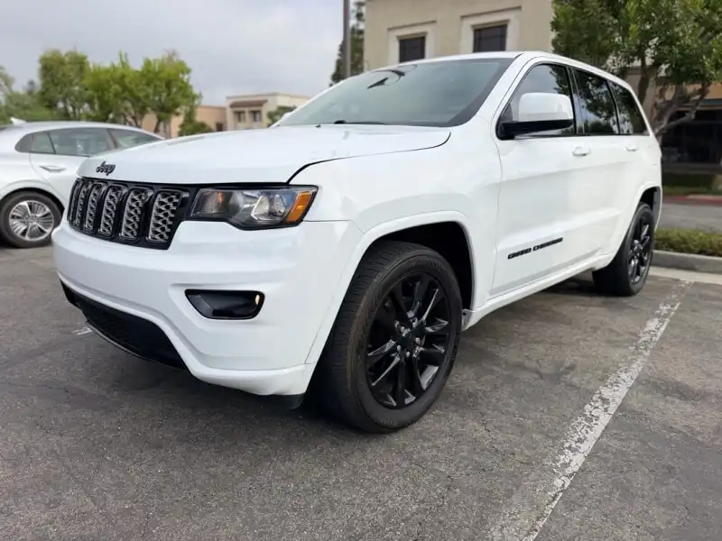 2018 Jeep Grand Cherokee Altitude's photo
