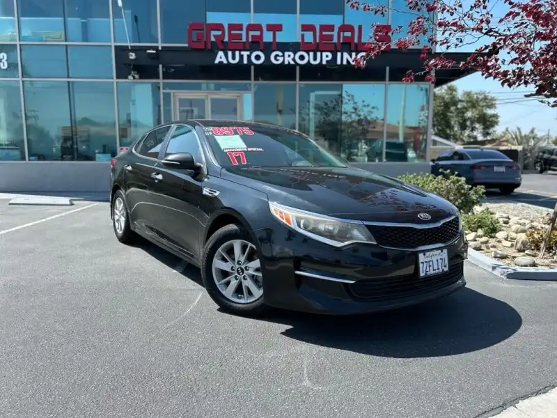 2017 Kia Optima LX AT's photo