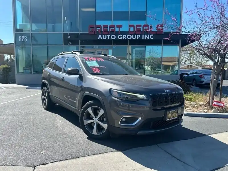 2019 Jeep Cherokee Limited's photo