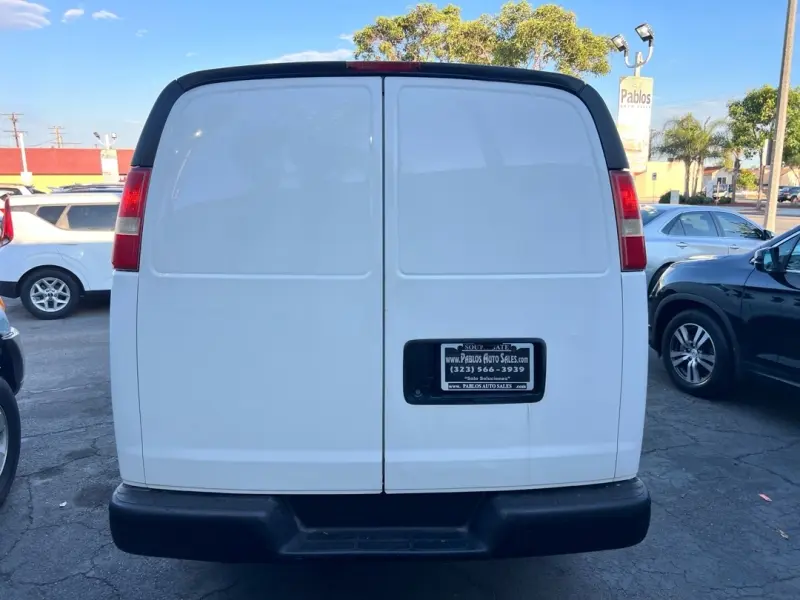 2010 Chevrolet Express Work Van HD 2500 photo 4
