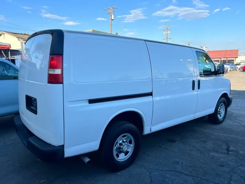 2010 Chevrolet Express Work Van HD 2500 photo 3