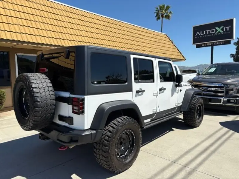 2015 Jeep Wrangler Rubicon photo 4