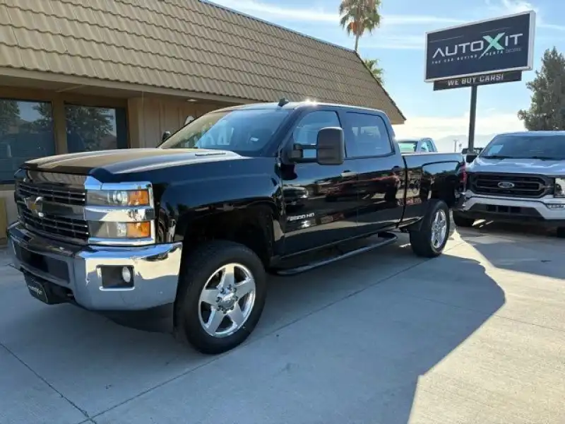 2015 Chevrolet Silverado HD 1LT 4WD Crew Cab Long Box's photo