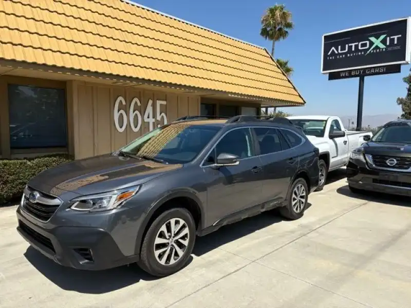 2021 Subaru Outback Premium's photo