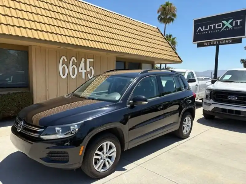 2016 Volkswagen Tiguan 2.0T S 4Motion's photo