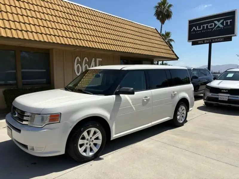 2010 Ford Flex SE FWD's photo