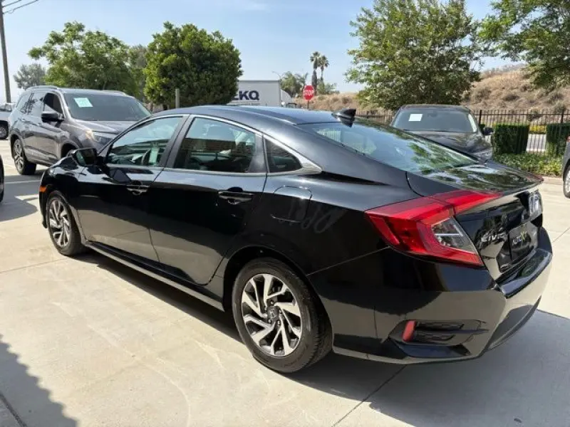 2017 Honda Civic EX CVT photo 5