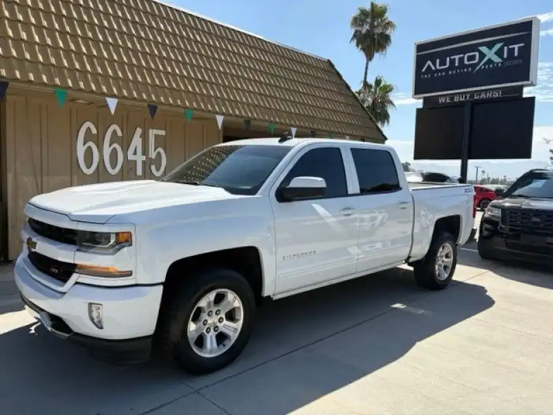 2018 Chevrolet Silverado 1500 LT 4X4 Crew Cab Short Box's photo