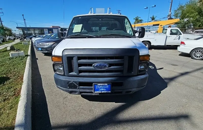 2014 Ford E-Series E-350 Super Duty photo 3