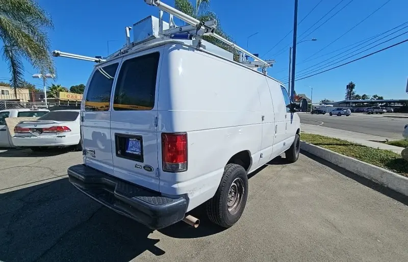 2014 Ford E-Series E-350 Super Duty photo 5