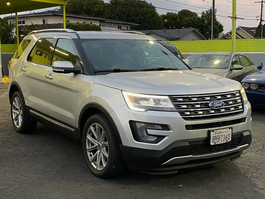 2017 Ford Explorer Limited 4WD photo 4