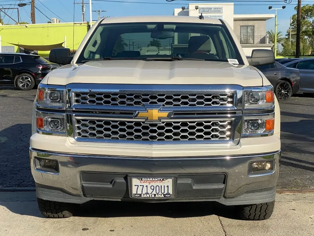 2014 Chevrolet Silverado 1500 LT Crew Cab Short Box photo 3