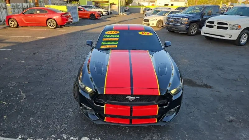 2017 Ford Mustang GT Coupe photo 3