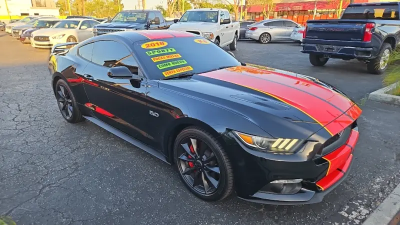 2017 Ford Mustang GT Coupe photo 5