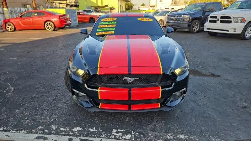 2017 Ford Mustang GT Coupe photo 4