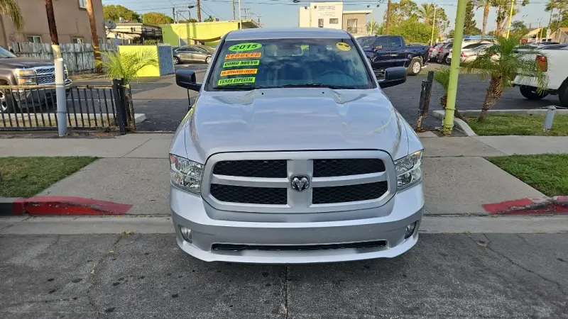 2015 RAM 1500 Express Quad Cab photo 3
