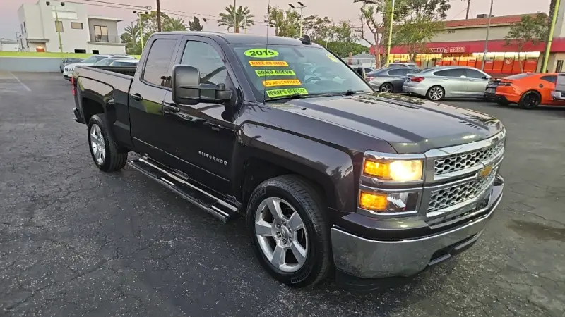 2015 Chevrolet Silverado 1500 LT Double Cab Std Box photo 3