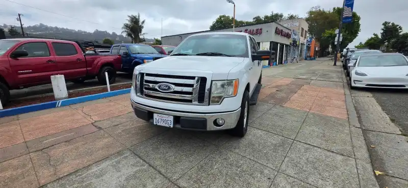 2010 Ford F-150 XLT SuperCrew 145 in's photo