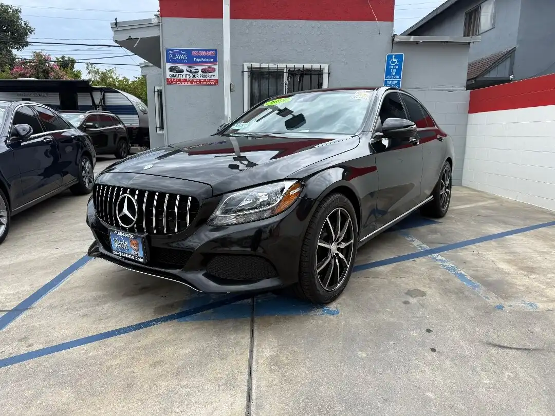 2016 Mercedes-Benz C-Class C300's photo