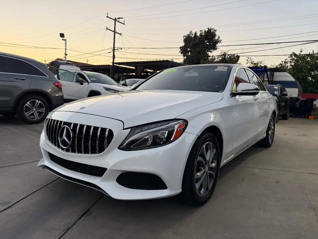 2016 Mercedes-Benz C-Class C300 4MATIC photo 1