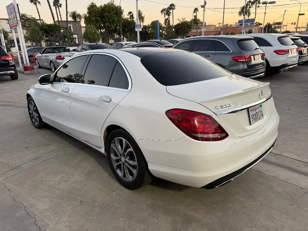2016 Mercedes-Benz C-Class C300 4MATIC photo 4
