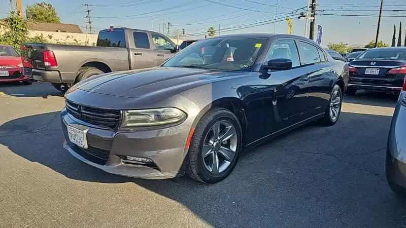 2016 Dodge Charger SXT's photo