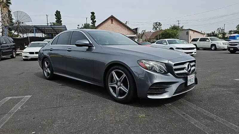 2017 Mercedes-Benz E-Class E300 photo 1