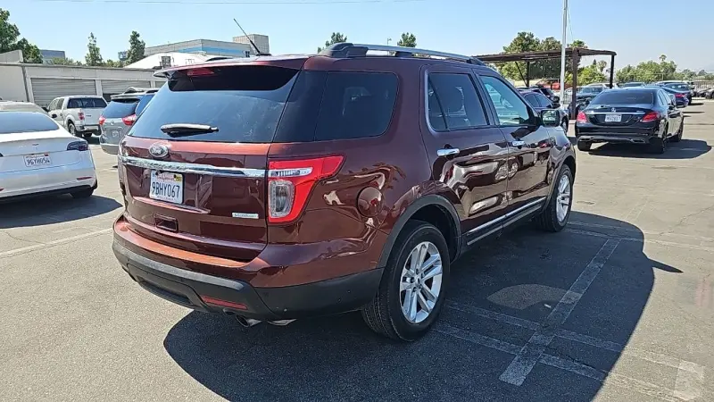 2015 Ford Explorer XLT photo 4