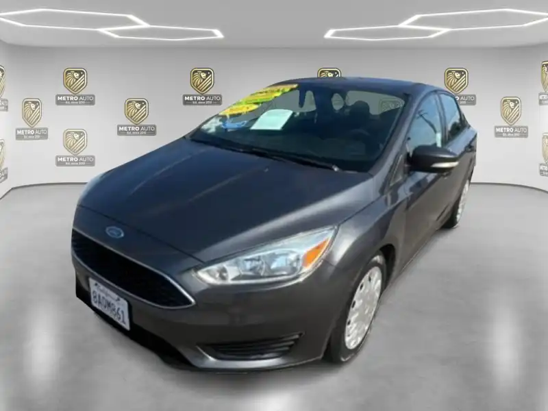 2015 Ford Focus Sedan SE's photo