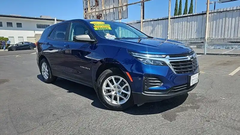 2022 Chevrolet Equinox AWD LS's photo