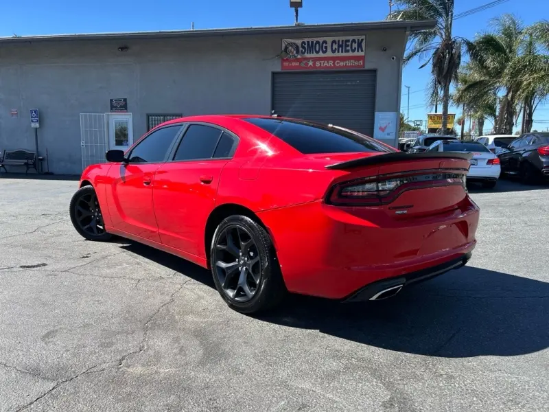 2020 Dodge Charger SXT photo 4