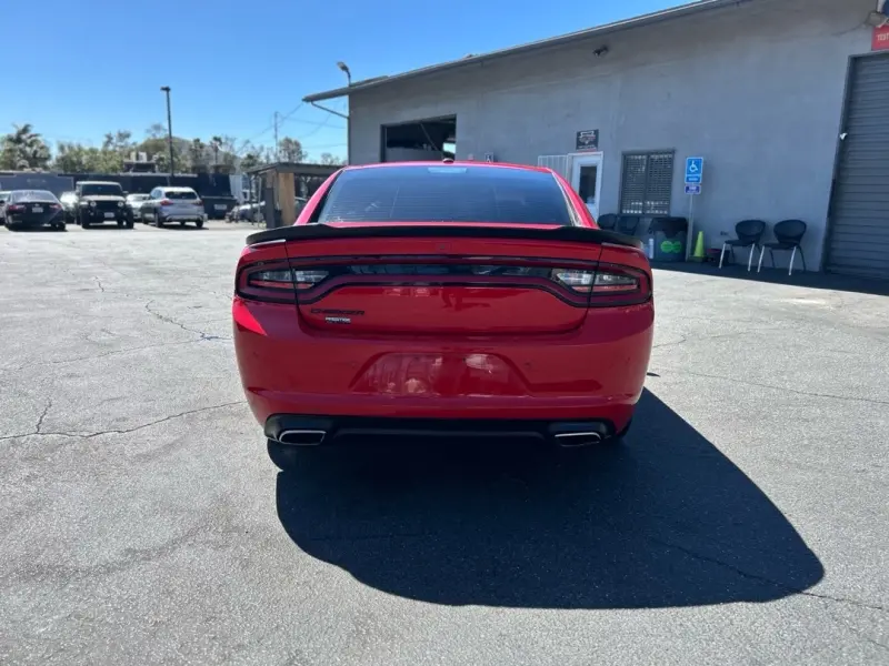 2020 Dodge Charger SXT photo 3