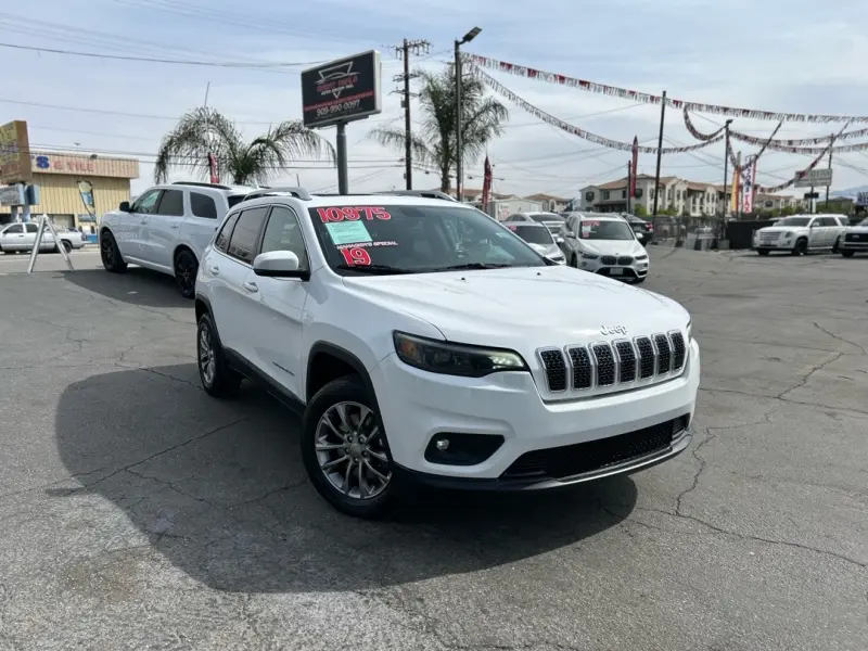 2019 Jeep Cherokee Latitude Plus 4X4 photo 5