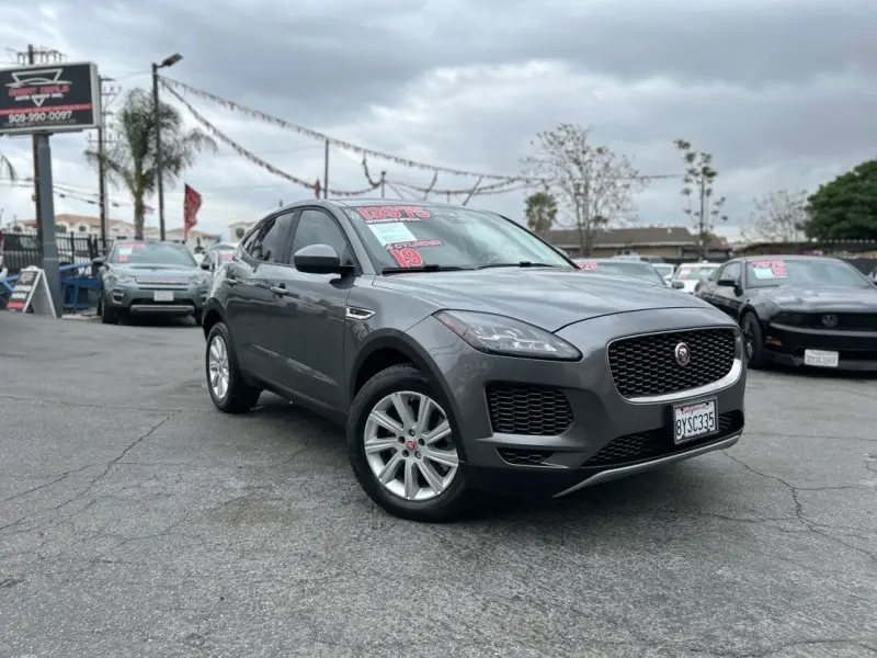 2019 Jaguar E-PACE P250 S AWD photo 3