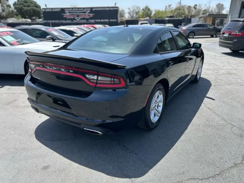 2015 Dodge Charger SE photo 4