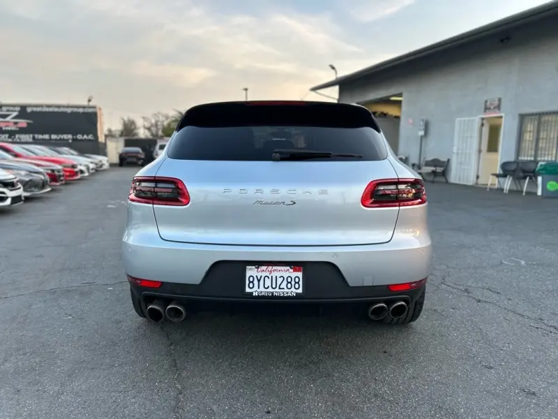 2015 Porsche Macan S photo 3