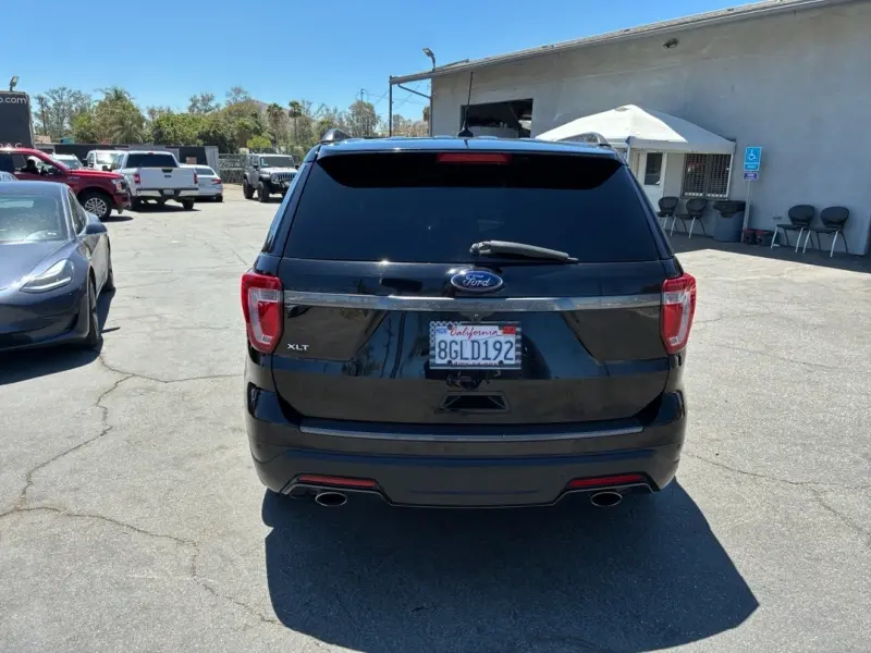 2018 Ford Explorer XLT FWD photo 5
