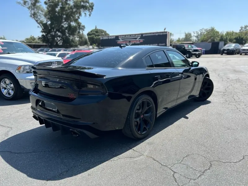 2016 Dodge Charger R/T photo 3