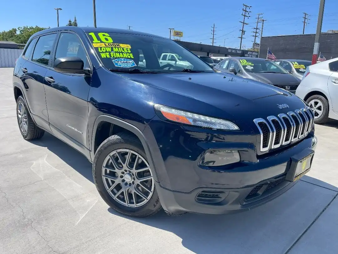 2016 Jeep Cherokee Sport's photo