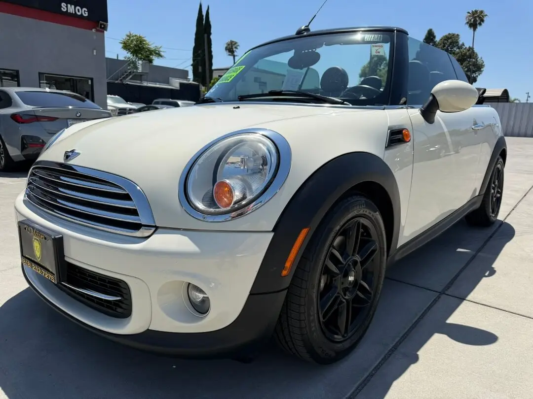 2014 MINI Cooper Base photo 4