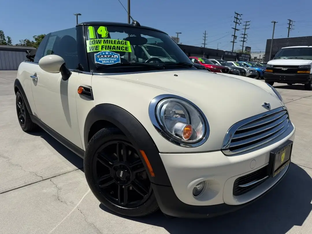 2014 MINI Cooper Base photo 1