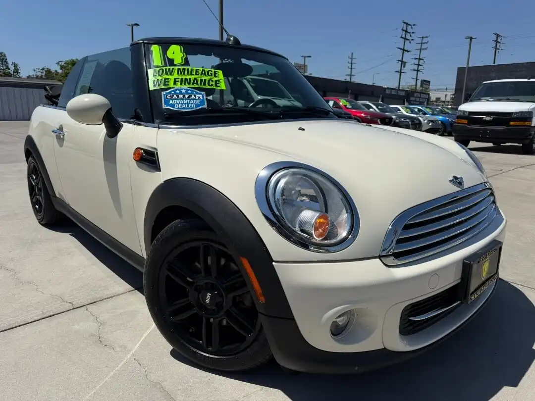 2014 MINI Cooper Base's photo